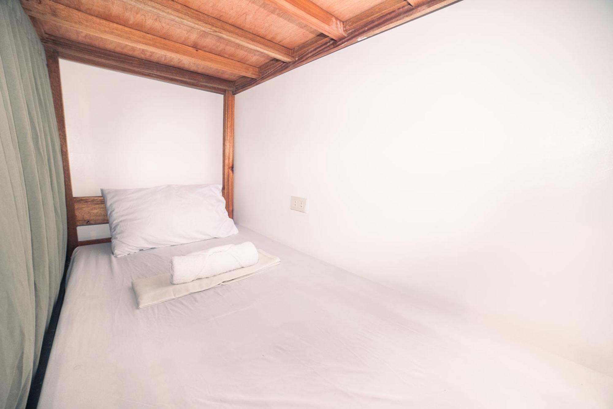 Chill Out Hostel Balabag  Экстерьер фото