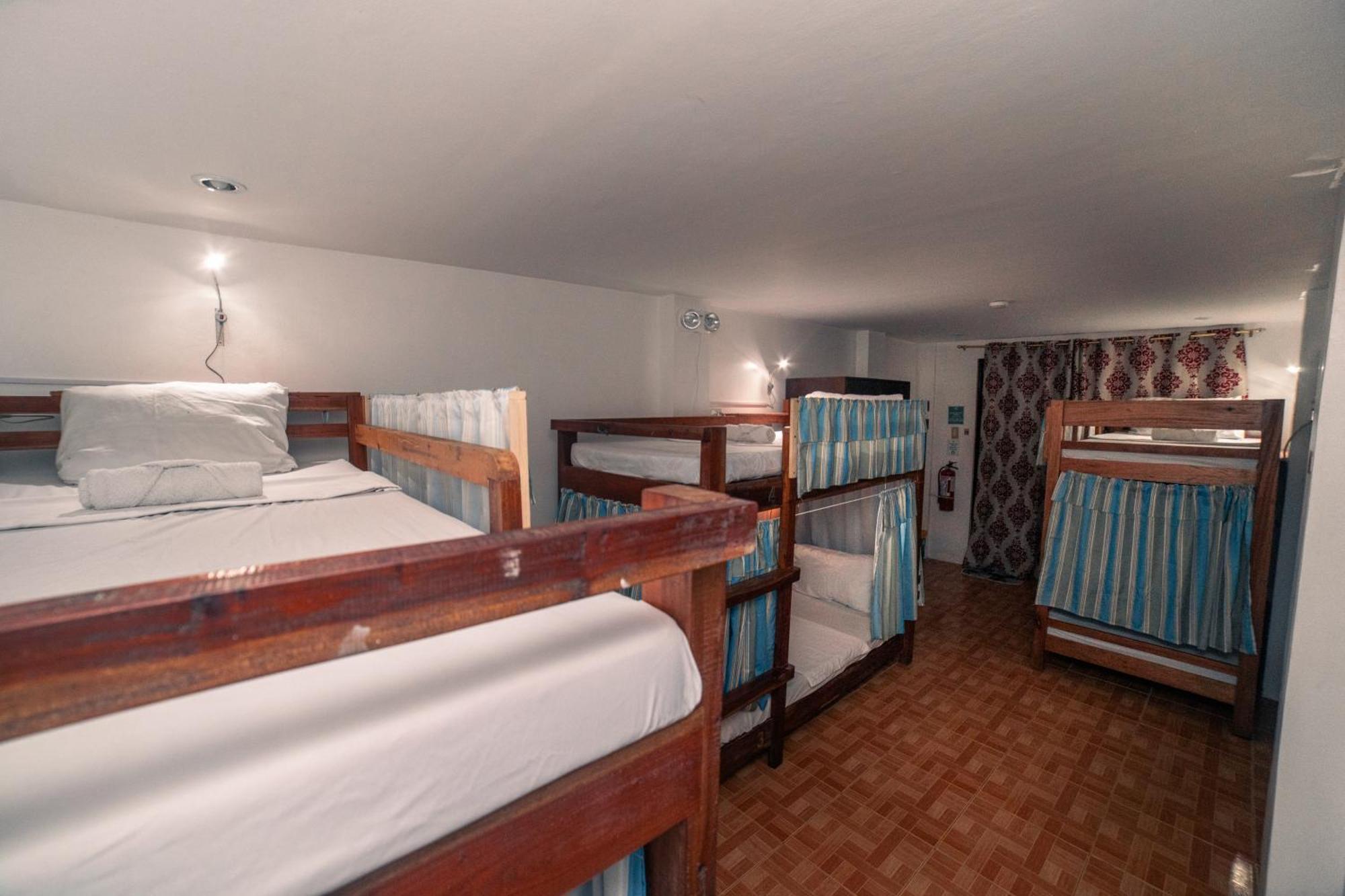 Chill Out Hostel Balabag  Экстерьер фото