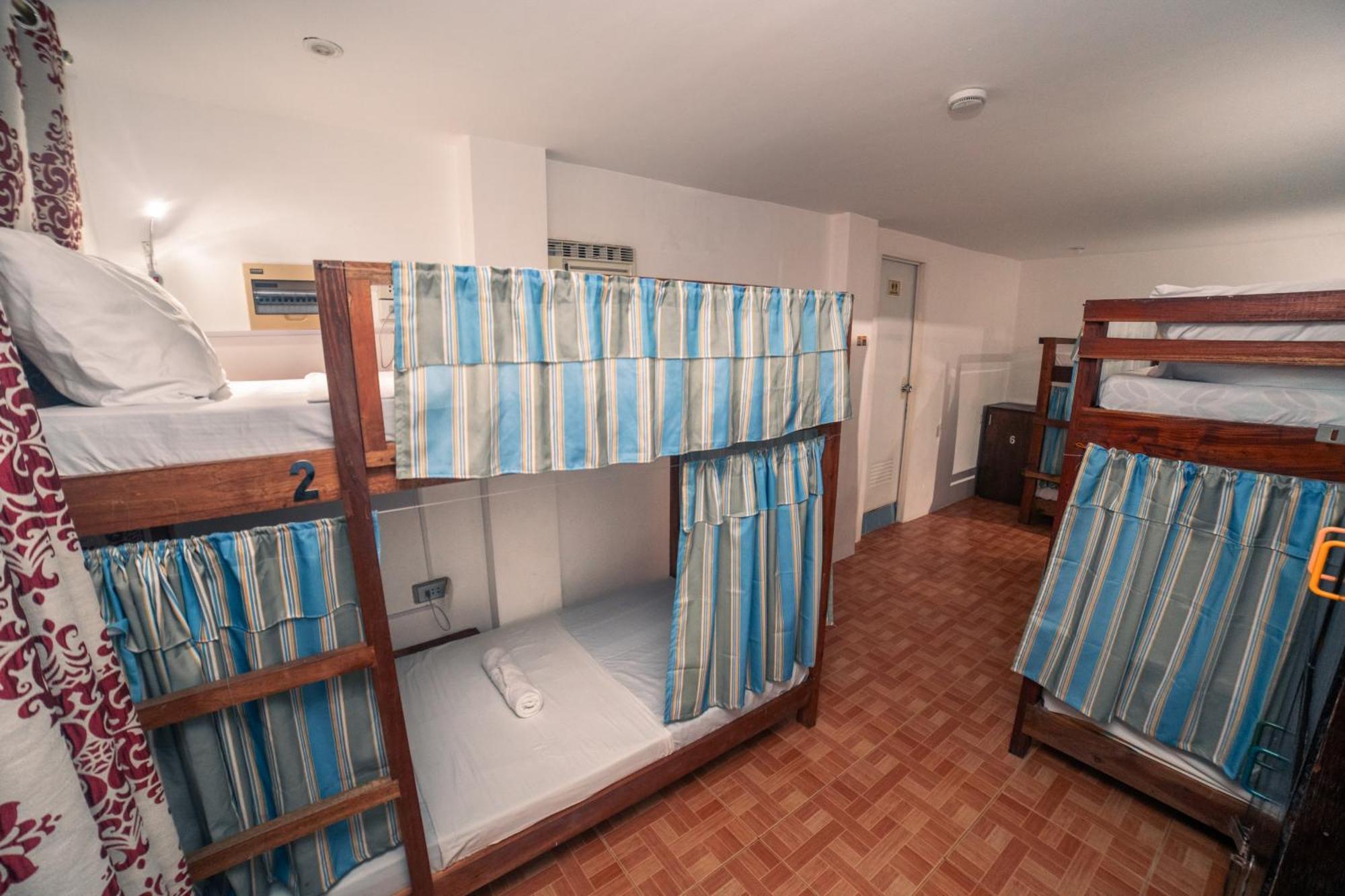 Chill Out Hostel Balabag  Экстерьер фото