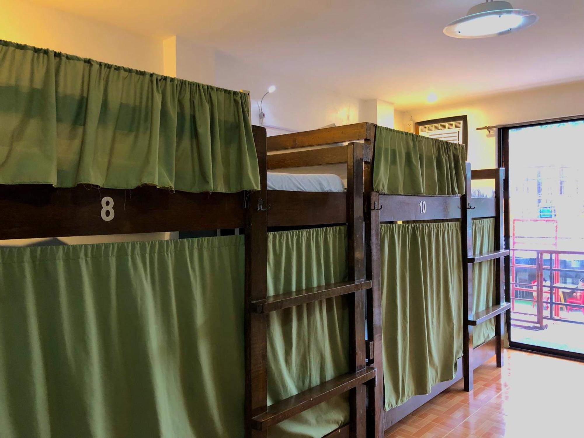 Chill Out Hostel Balabag  Экстерьер фото