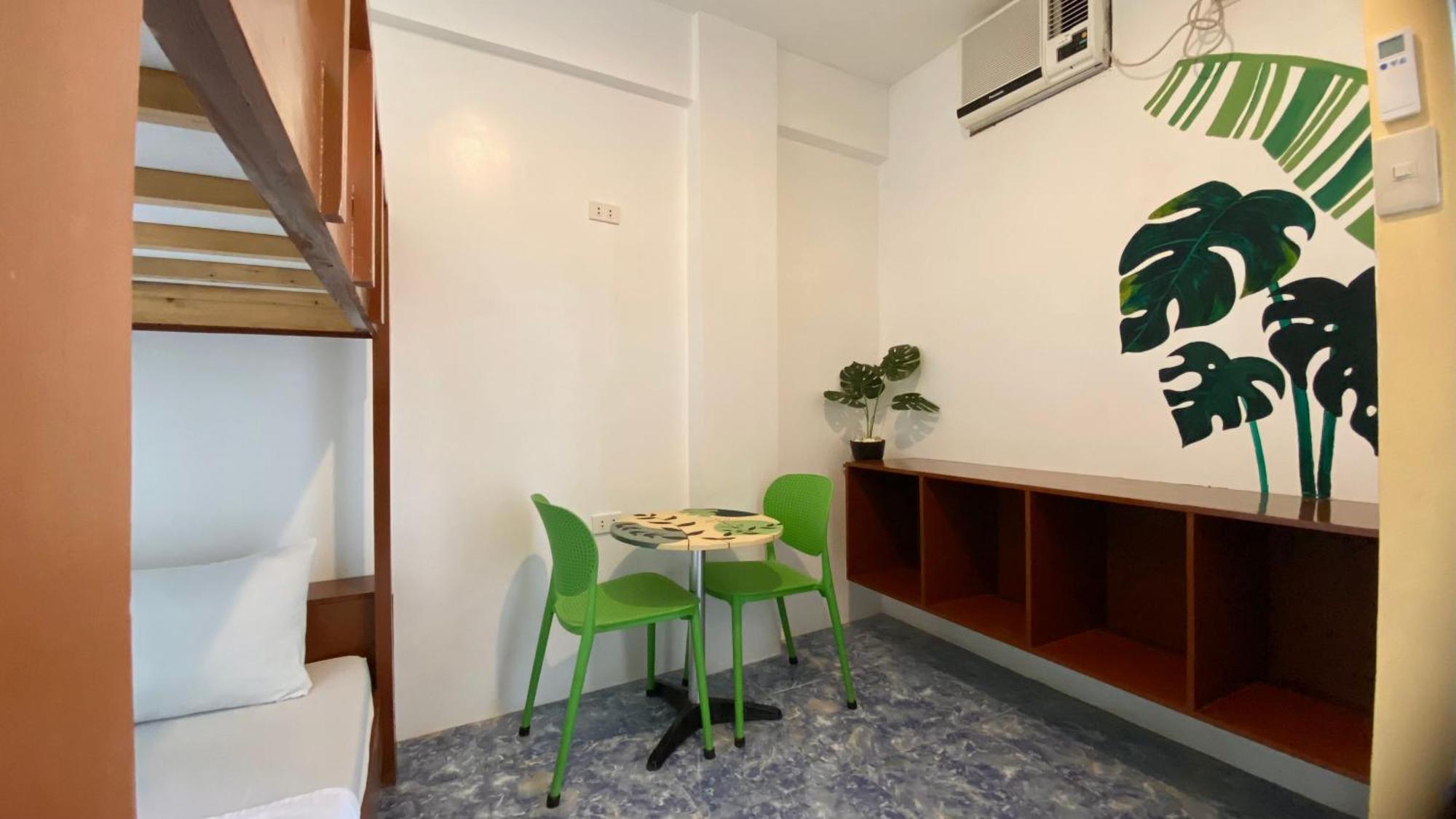 Chill Out Hostel Balabag  Экстерьер фото