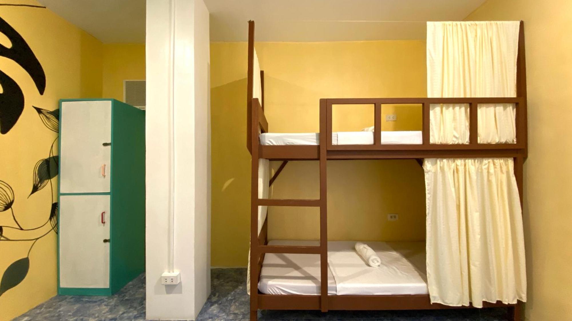 Chill Out Hostel Balabag  Экстерьер фото